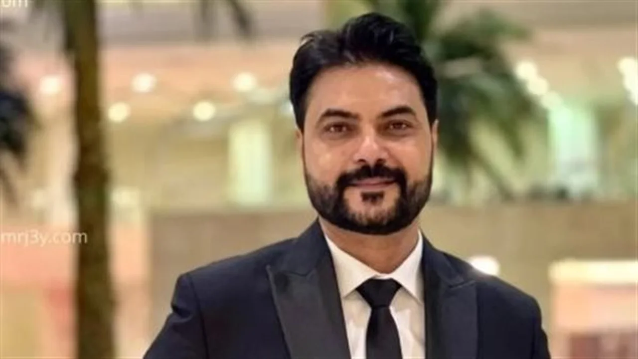 مسيرة محمود حمدان.. كيف صنع مؤلف حق عرب نجاحاته الفنية في الدراما؟